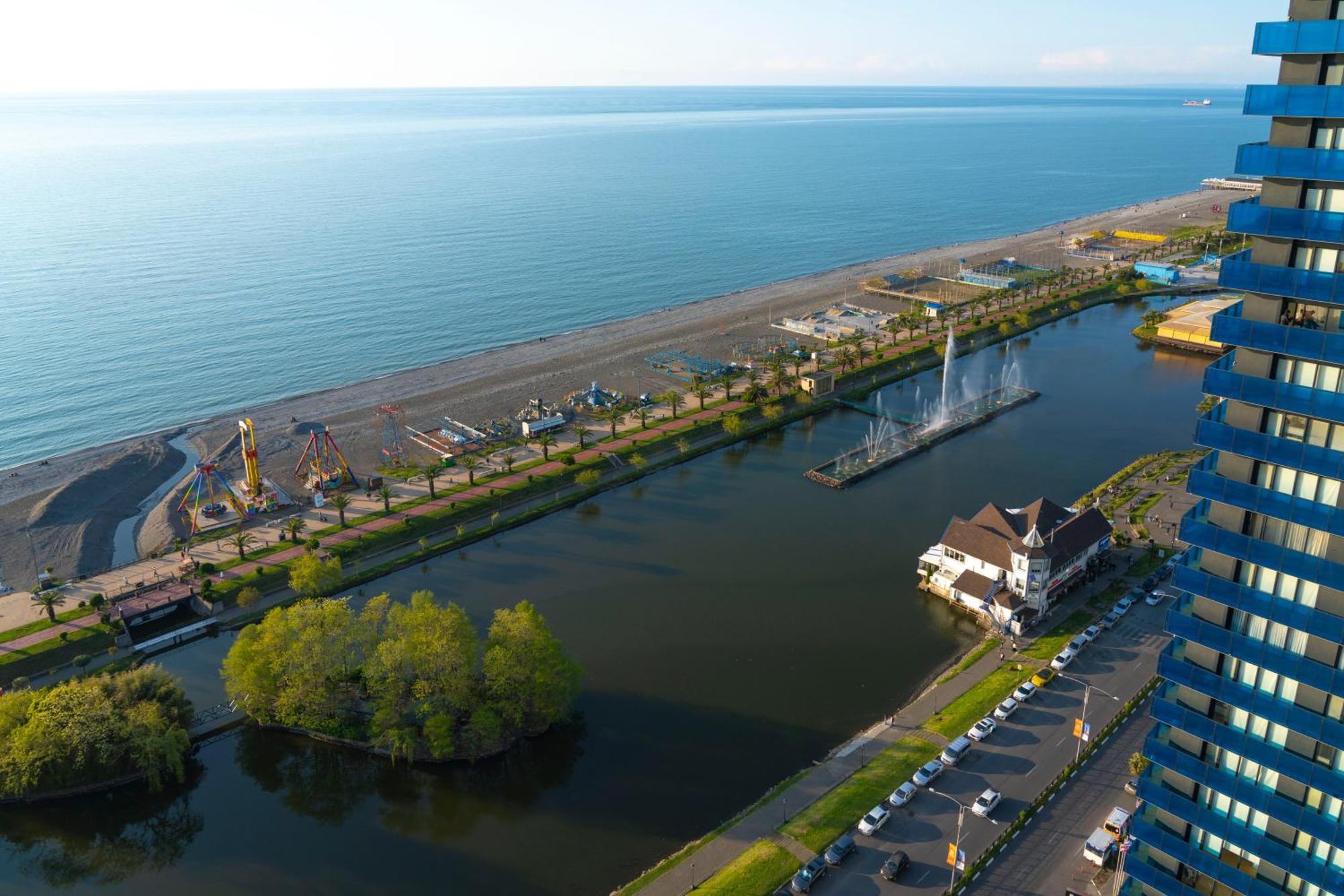 Seaside Resort In New Orbi Twins Batumi Exterior photo