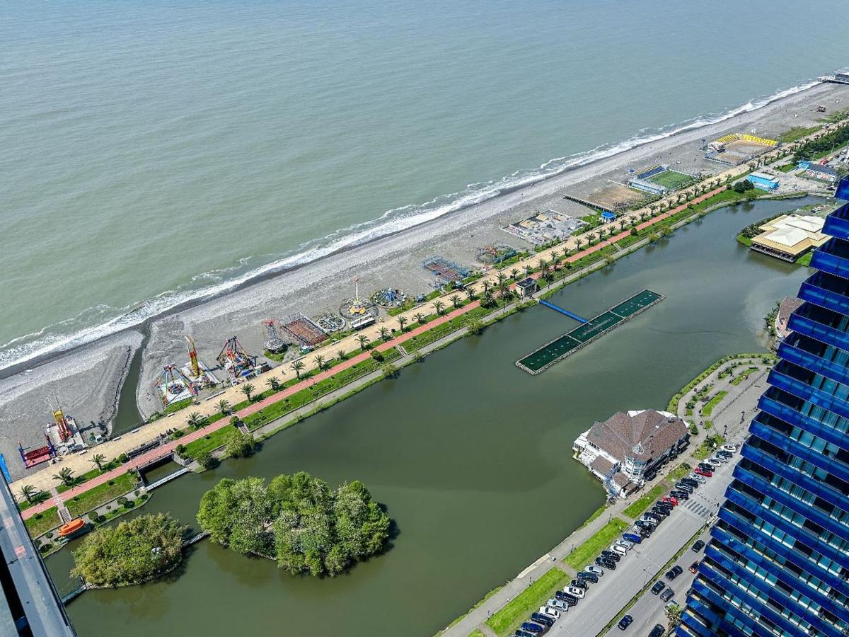 Seaside Resort In New Orbi Twins Batumi Exterior photo
